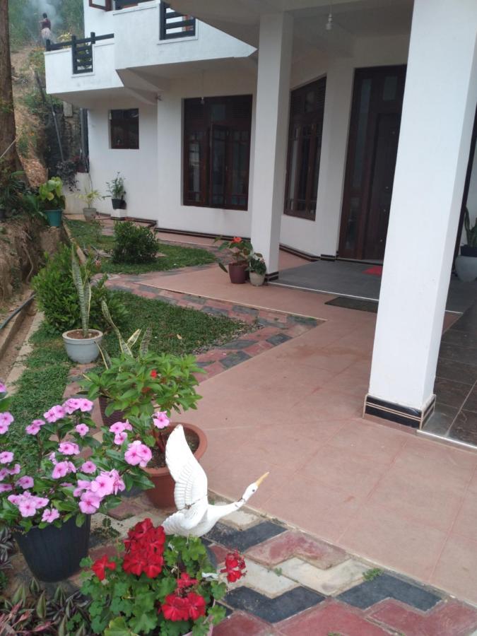 Holly House Homestay Ella Esterno foto